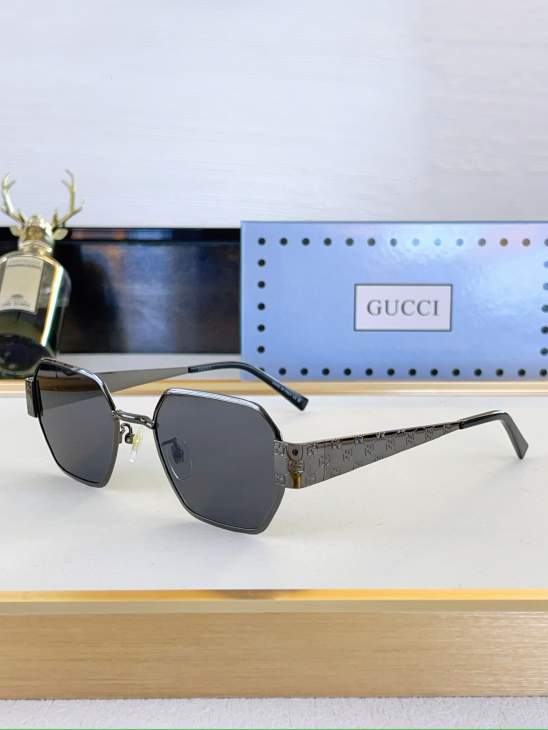 Picture of Gucci Sunglasses _SKUfw80049343fw